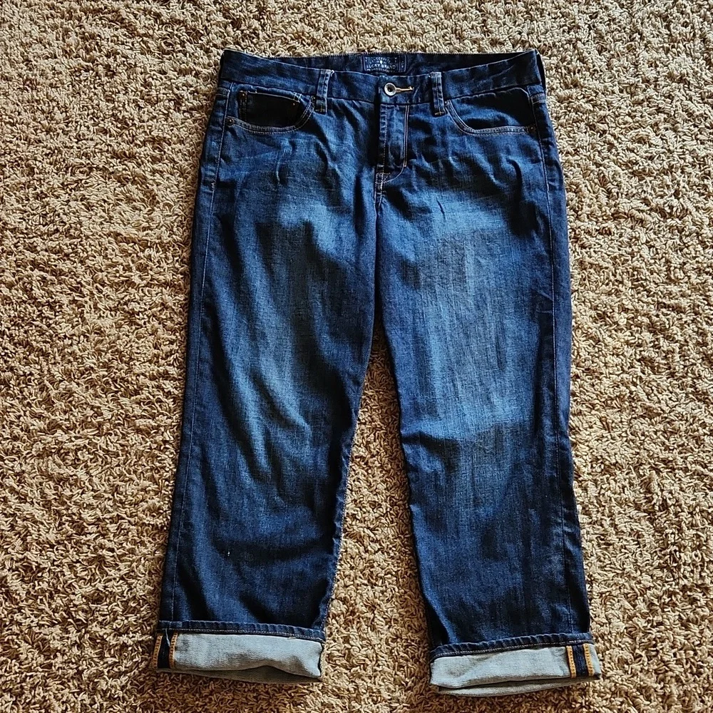 LUCKY BRAND womans size 8 dark wash capri - Picture 2 of 7